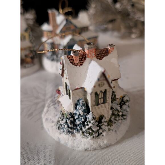 Thomas Kinkade Winter Memories Illuminated Ornament Collection 2000 – Lot of... - Picture 14 of 16